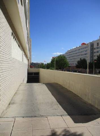 Garaje en Venta en C/ La Caza  en Valdespartera