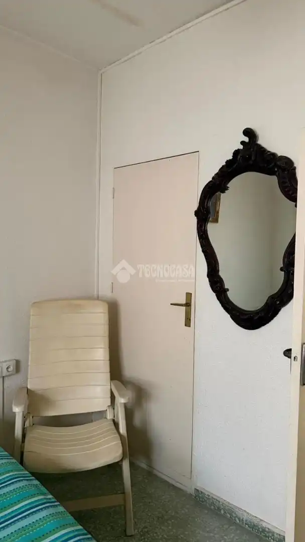 Habitación de Casa adosada en venta en Almería con Amueblado