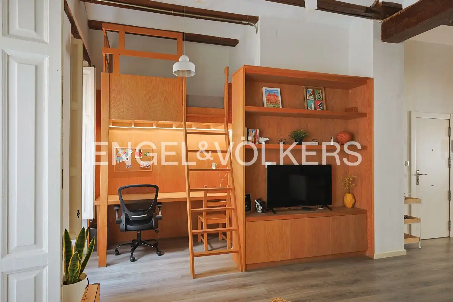 Flat for rent in Valencia  with Air Conditioner, Heating and Parquet flooring