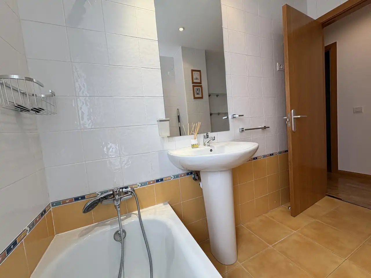 Baño de Piso en venta en Madrid con Aire acondicionado, Calefacción y Terraza