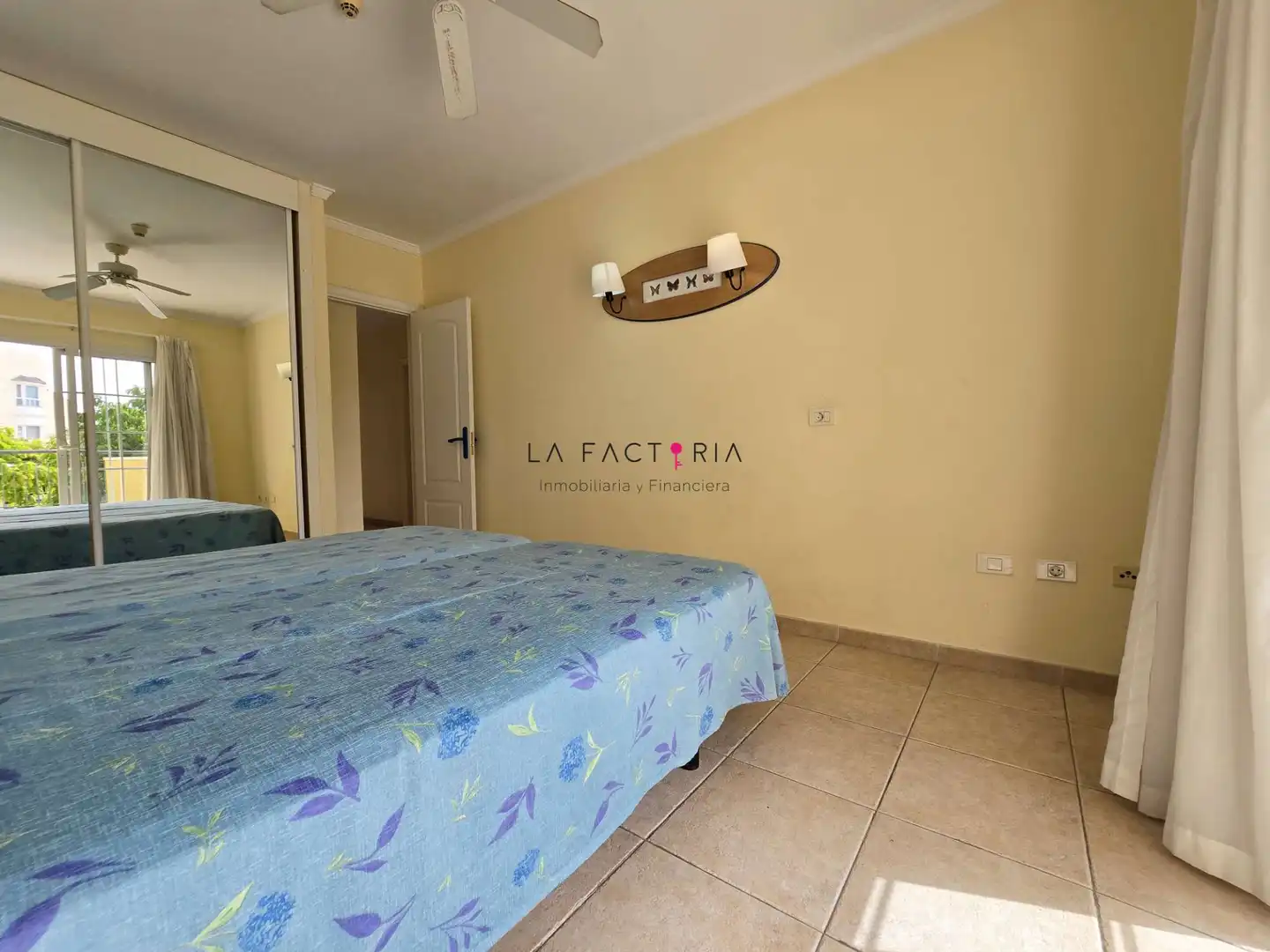 Habitación de Apartamento en venta en Arona con Terraza, Amueblado y Piscina comunitaria