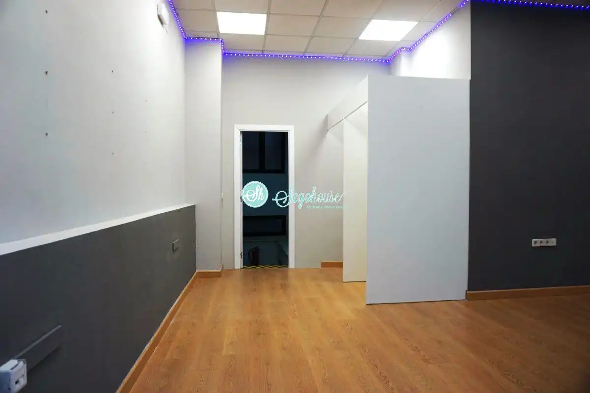 Local comercial en venda a Centro, imagen 9