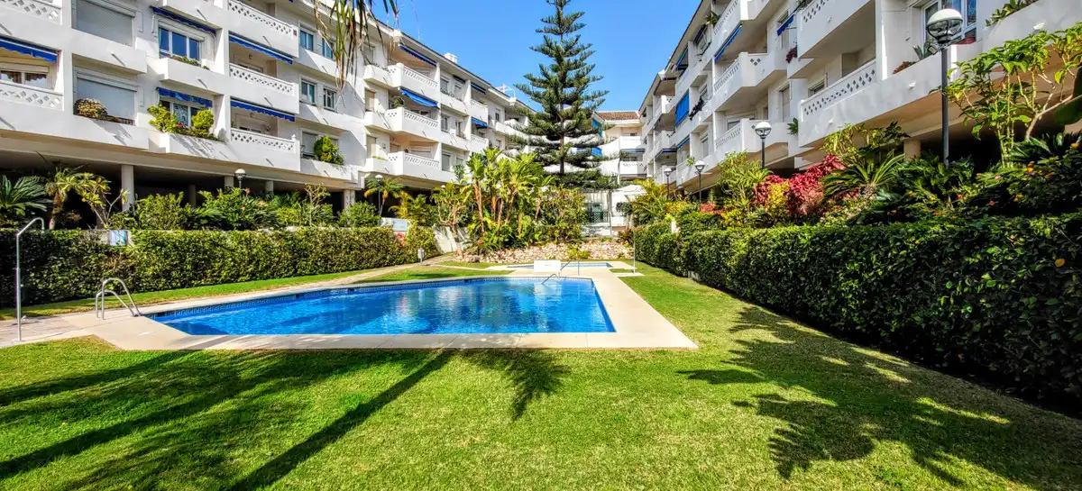 Ático con ascensor en venta en San Pedro de Alcántara, imagen 2