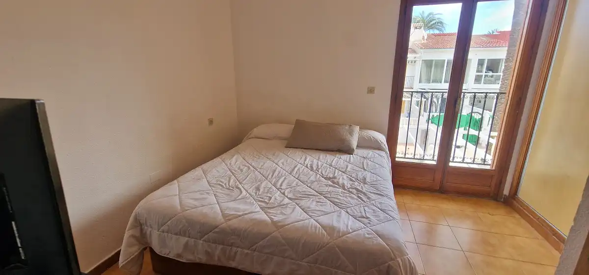 Habitación de Casa adosada en venta en Santa Pola con Terraza, Amueblado y Balcón
