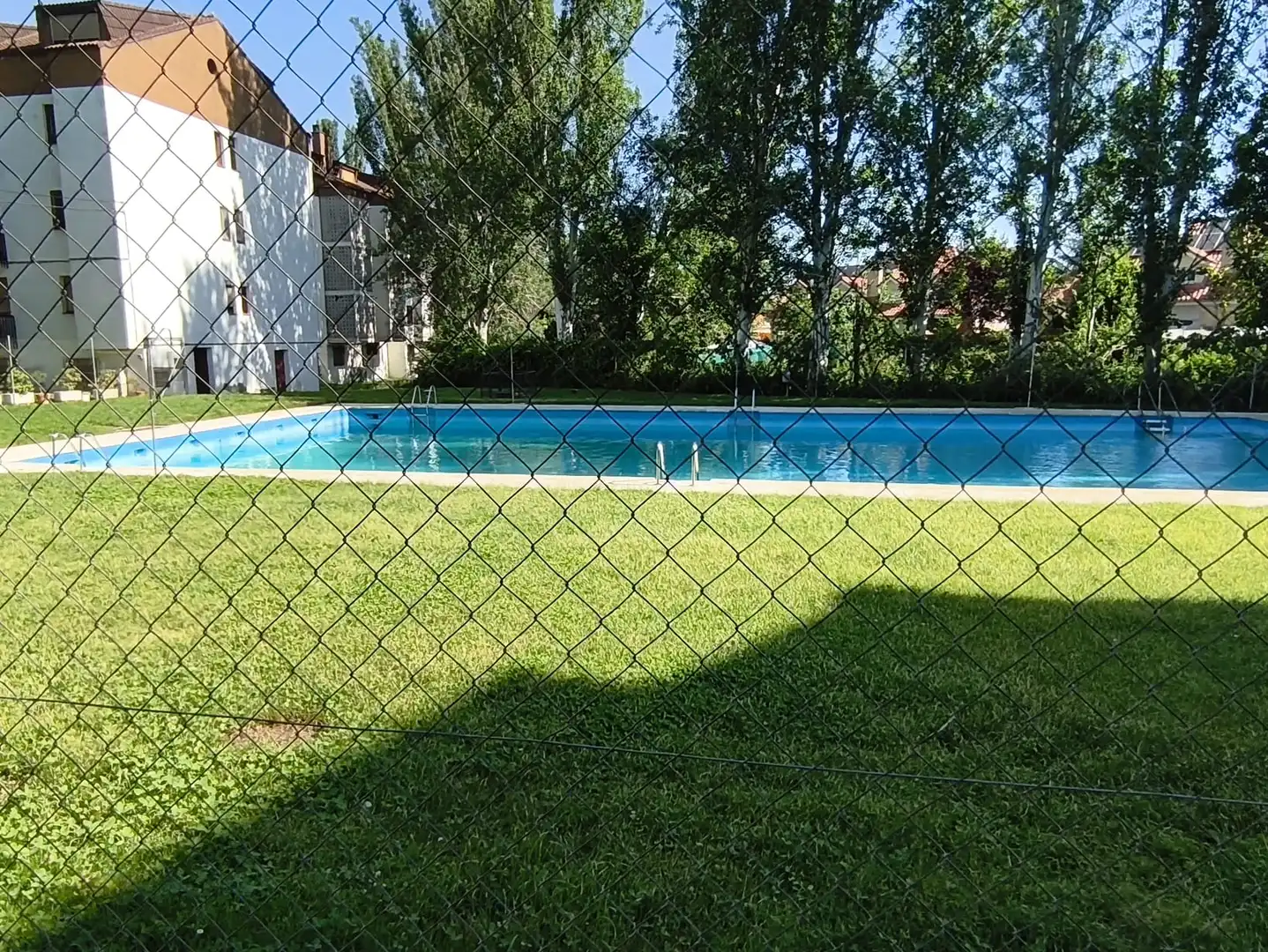 Piscina de Dúplex en venta en Talamanca de Jarama con Aire acondicionado, Calefacción y Terraza