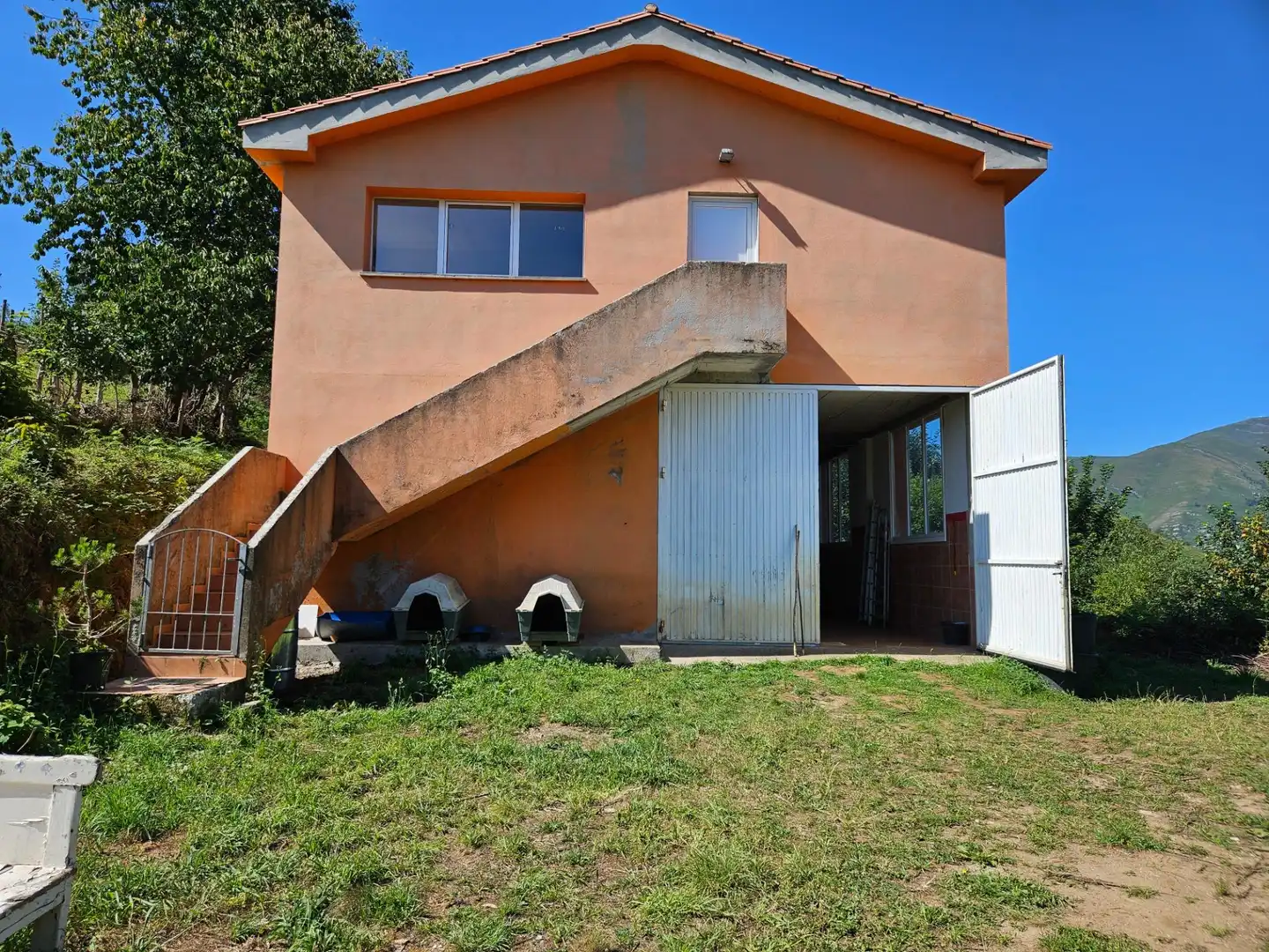 Country homes for sale in Allande