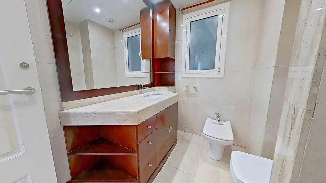 Baño de Piso en venta en Barcelona con Aire acondicionado, Calefacción y Amueblado