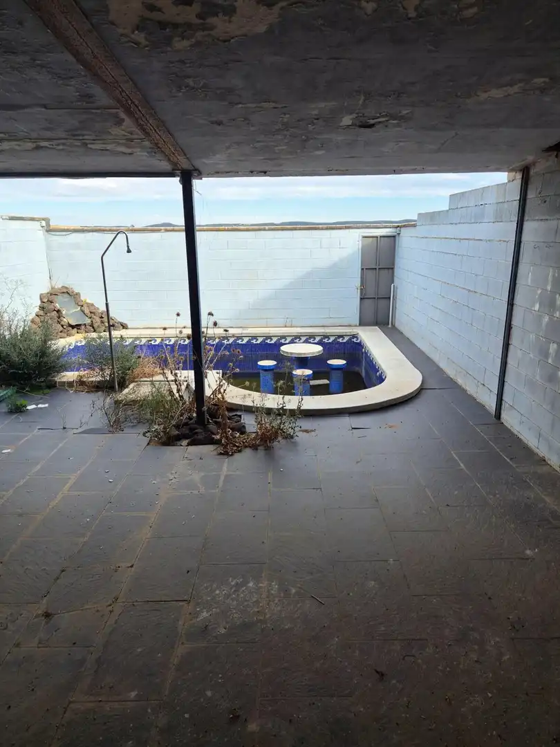Piscina de Casa adosada en venda en Alcolea de Calatrava amb Calefacció, Jardí privat i Terrassa