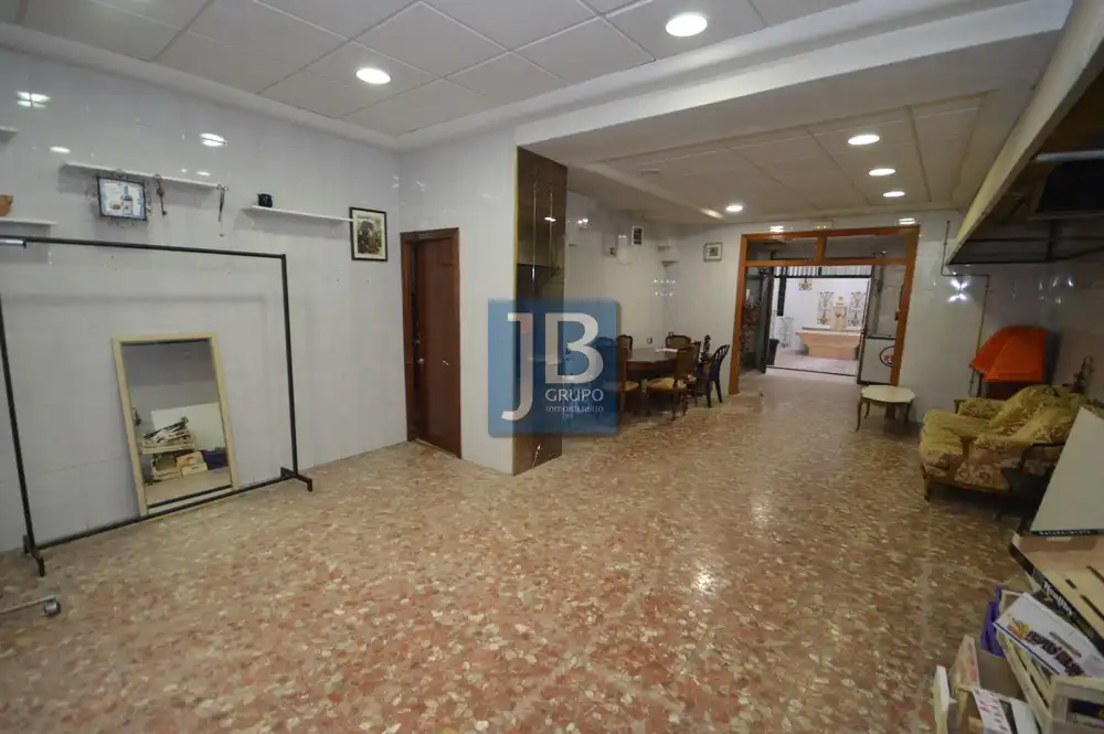 Local comercial en venda a Carrer de la Calderería, imagen 2