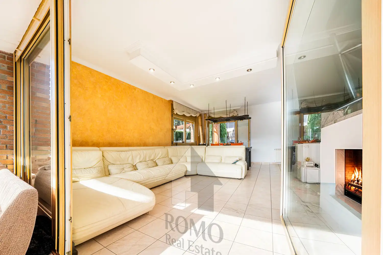 Sala d'estar de Casa o xalet en venda en Bigues i Riells del Fai amb Aire condicionat, Calefacció i Jardí privat