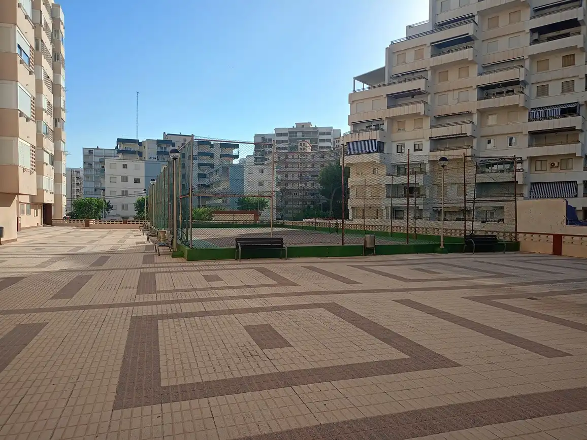 Vista exterior de Apartament de lloguer en Gandia amb Aire condicionat, Terrassa i Moblat