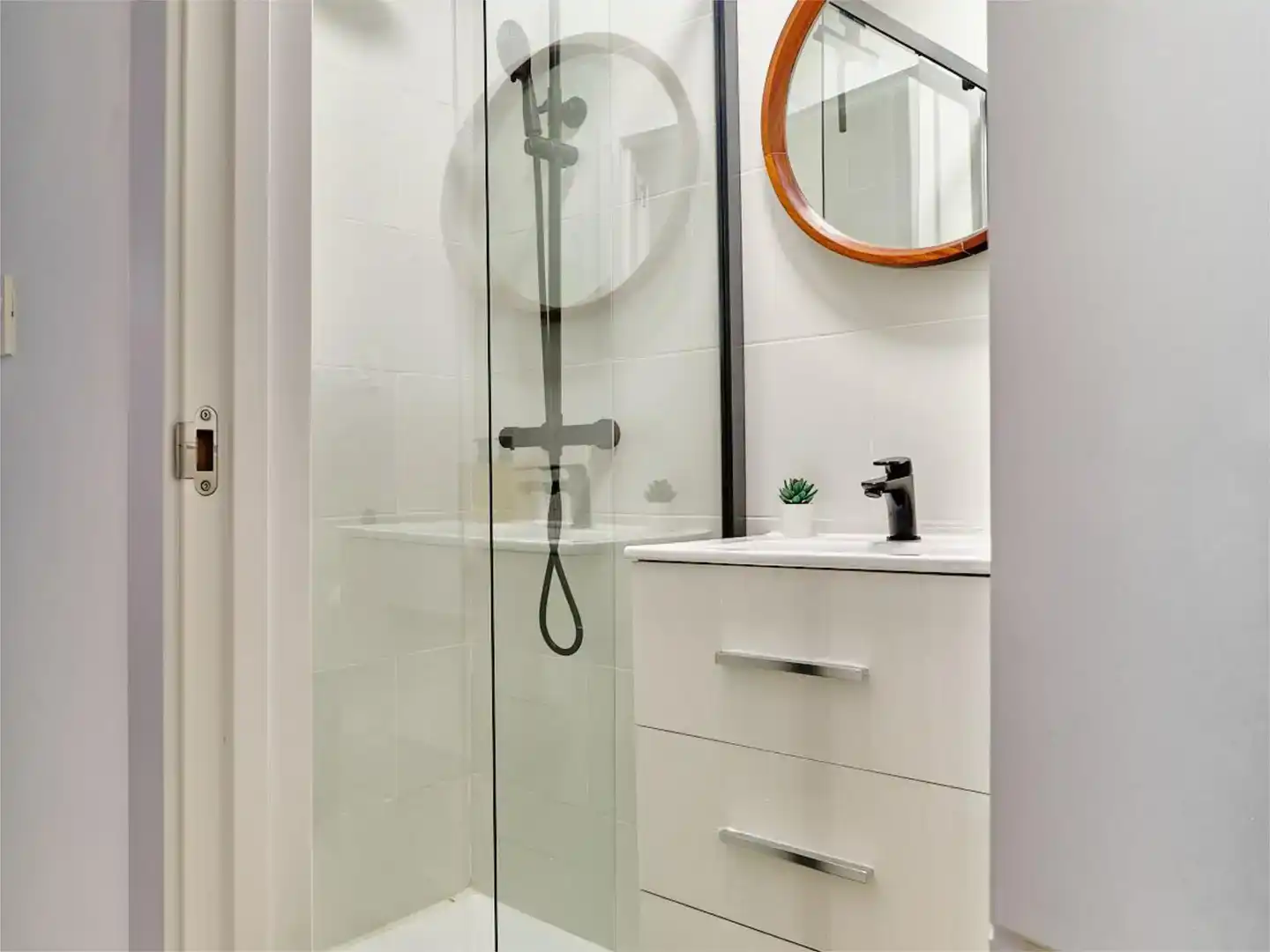 Baño de Piso para compartir en Murcia
