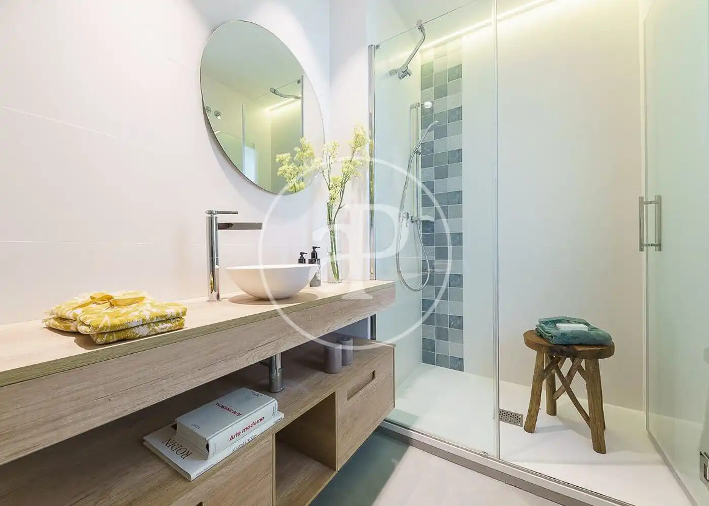 Bathroom of Flat for sale in Madrid  with Air Conditioner, Heating and Furnished