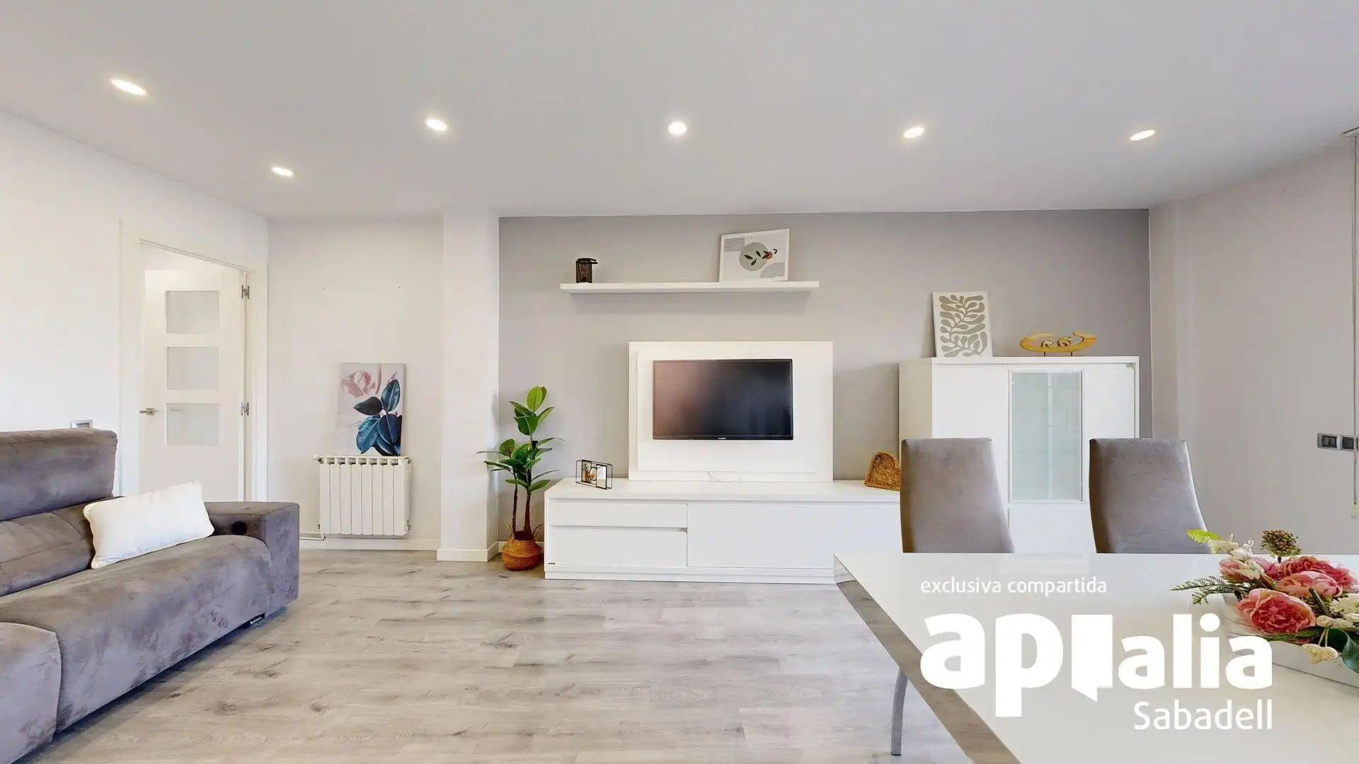 Sala d'estar de Pis en venda en Barberà del Vallès amb Calefacció