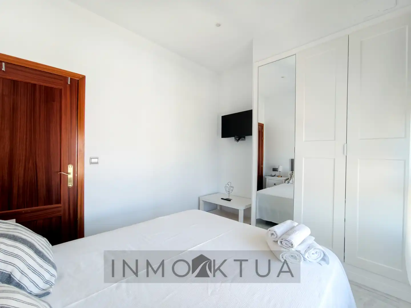 Habitación de Piso en venta en Bormujos con Aire acondicionado, Terraza y Amueblado