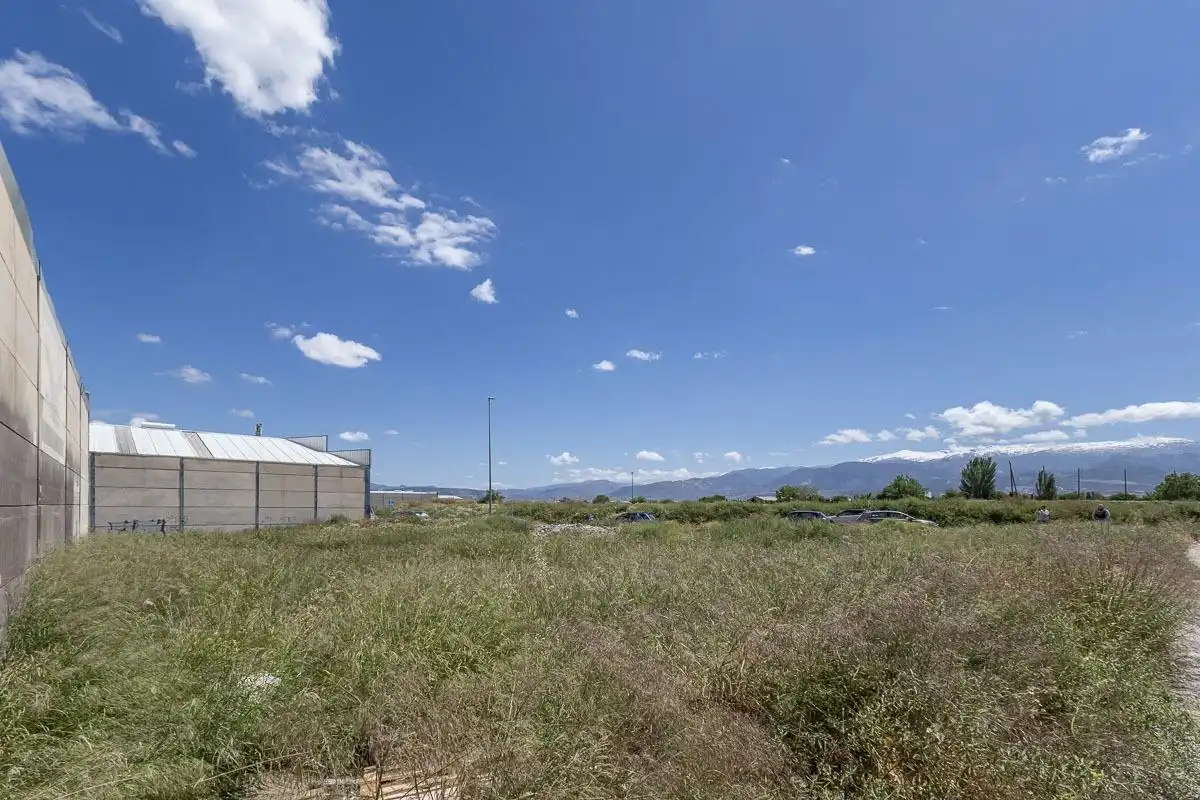 Terreny industrial en venda en Las Gabias