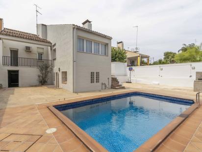 Piscina de Casa o xalet en venda en Torrent amb Aire condicionat, Calefacció i Jardí privat