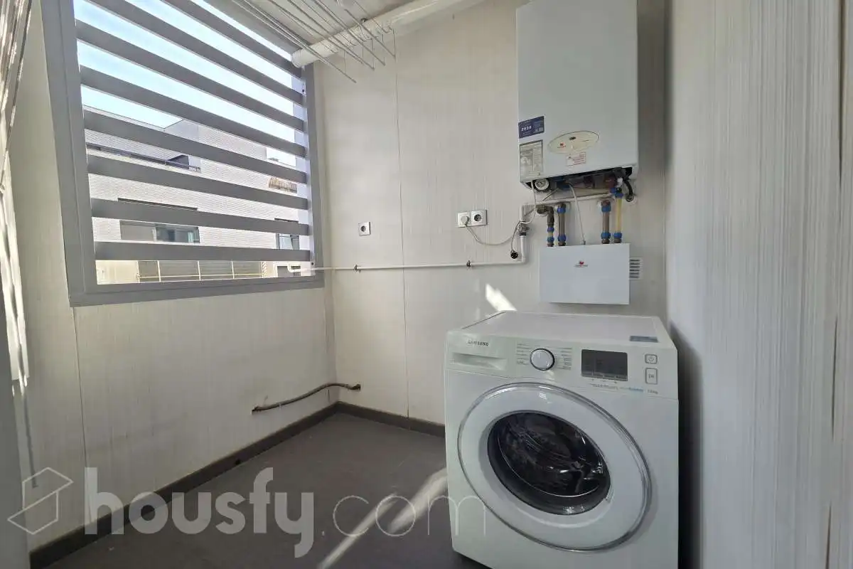 Flat for rent in Madrid  with Air Conditioner, Heating and Storage room