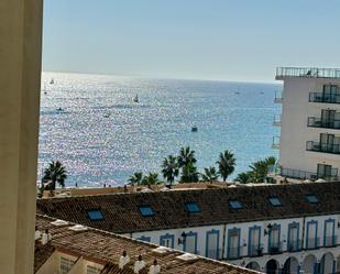 Vista exterior de Apartament en venda en Benalmádena amb Aire condicionat, Calefacció i Jardí privat