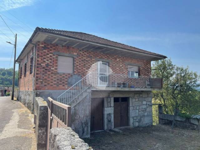 Casa-chalet en Venta en Lobios