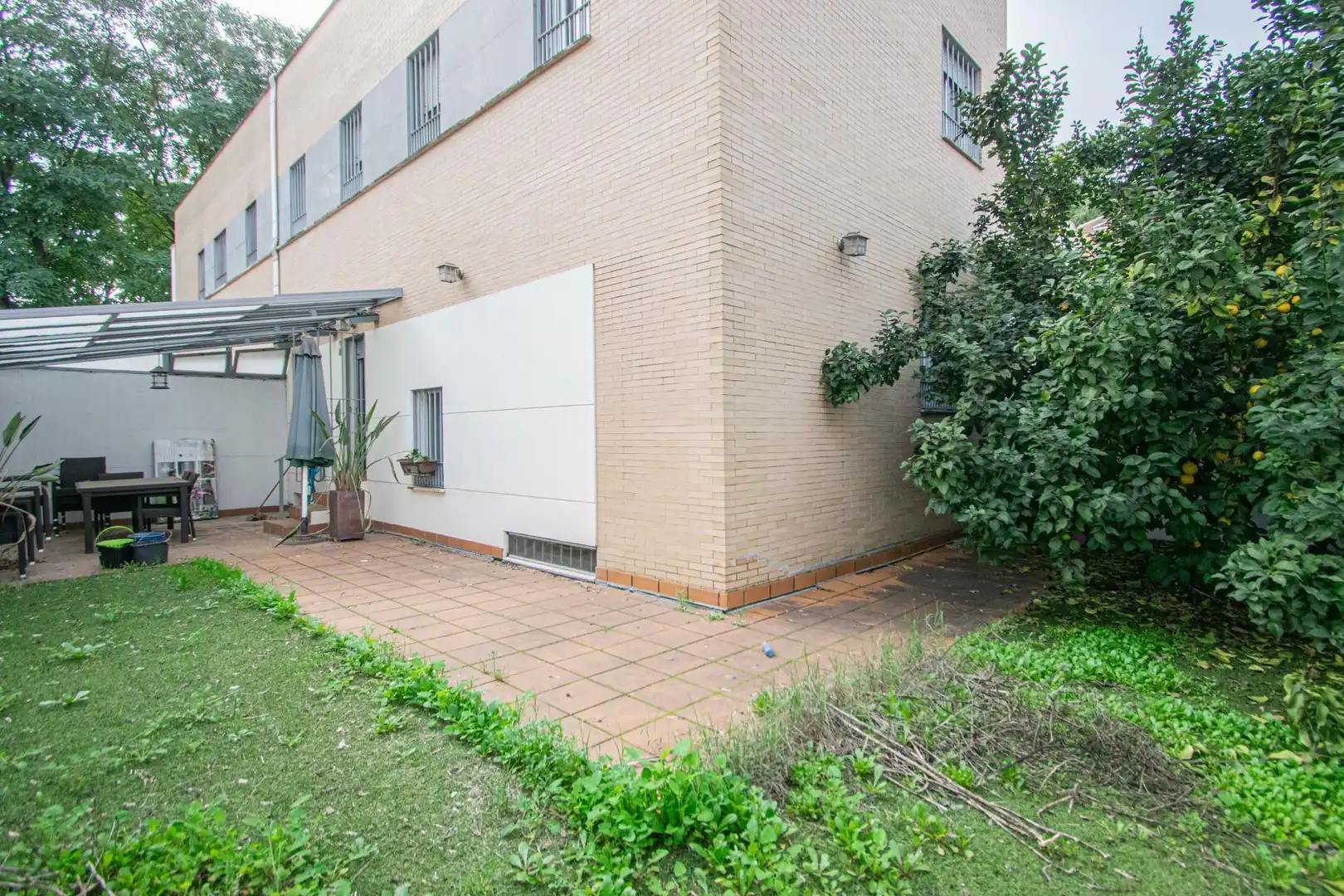 Exterior view of Detached homes for sale in Sevilla  with Air Conditioner, Heating and Private garden
