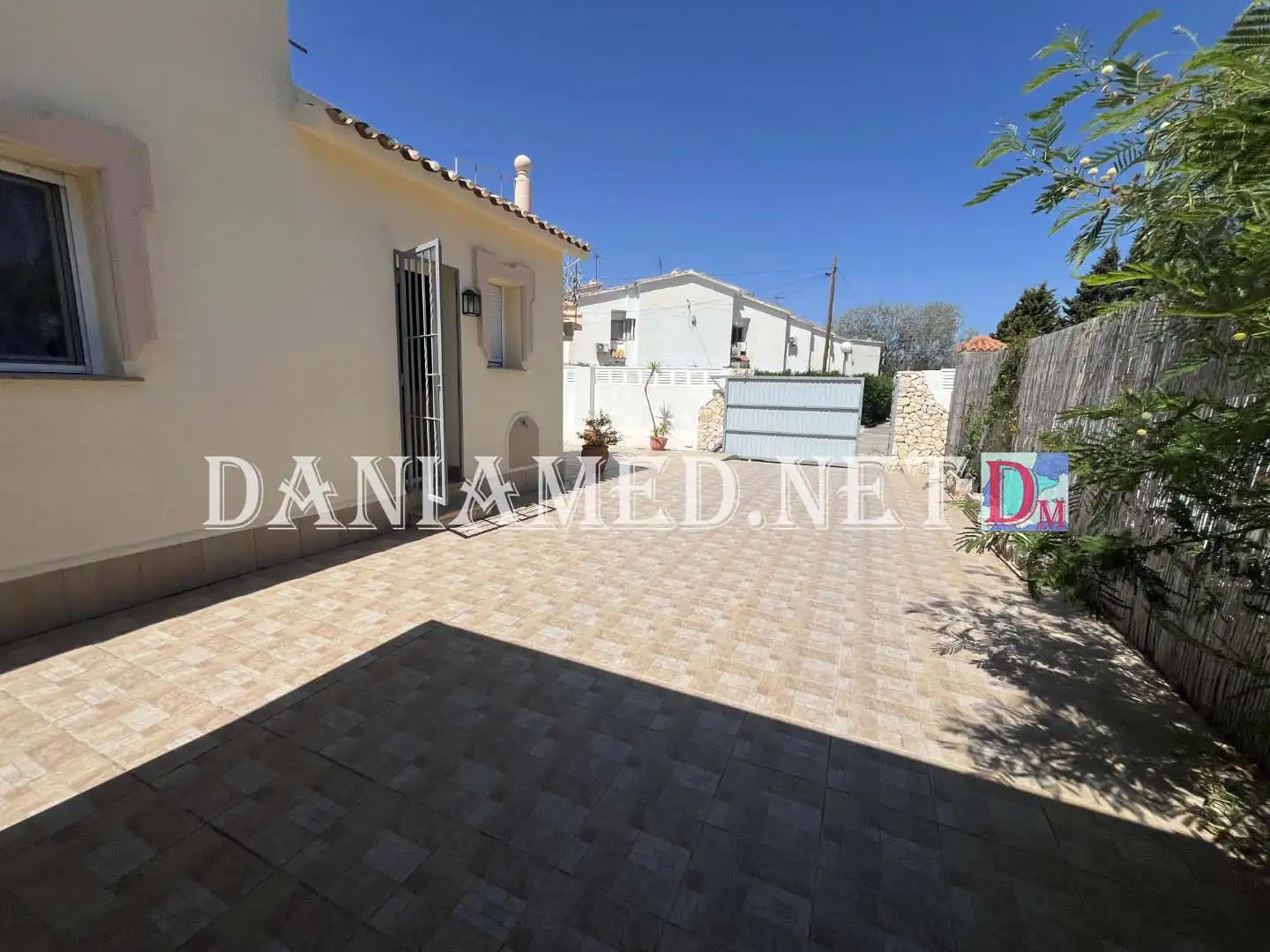 Außenansicht von Haus oder Chalet zum Verkauf in Dénia mit Klimaanlage, Heizung und Privatgarten