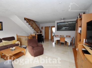 Maison mitoyenne avec jardin à vendre à Calle Antonio Luque Vicens