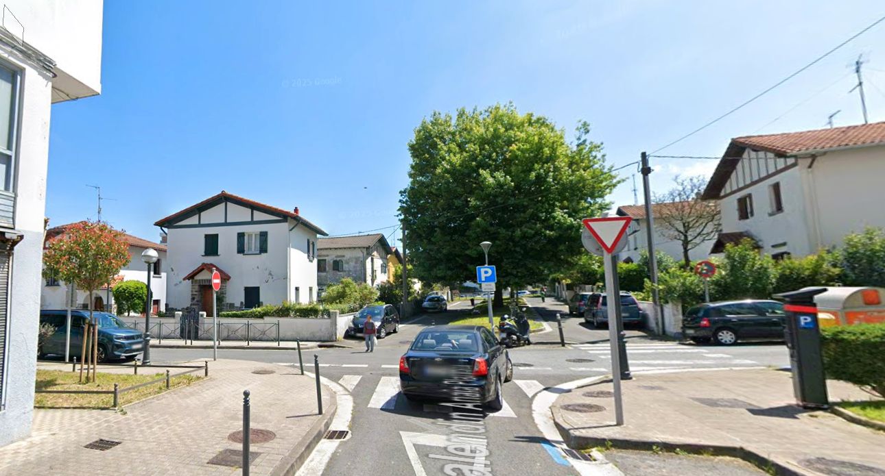 Exterior view of House or chalet for sale in Irun 