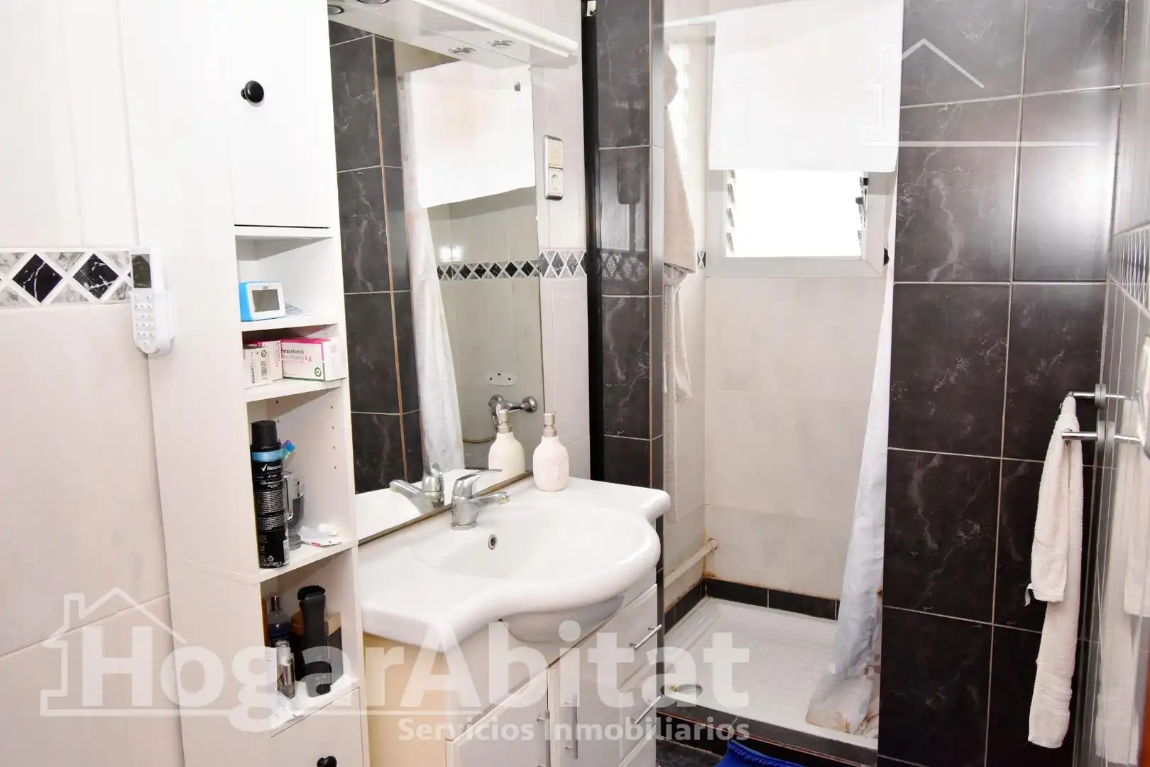 Bathroom of Flat for sale in Valencia