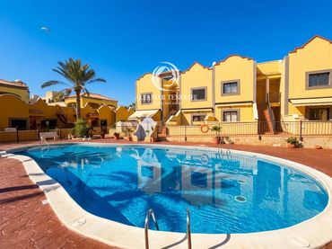 Apartament amb piscina en venda a Roques del Salmor