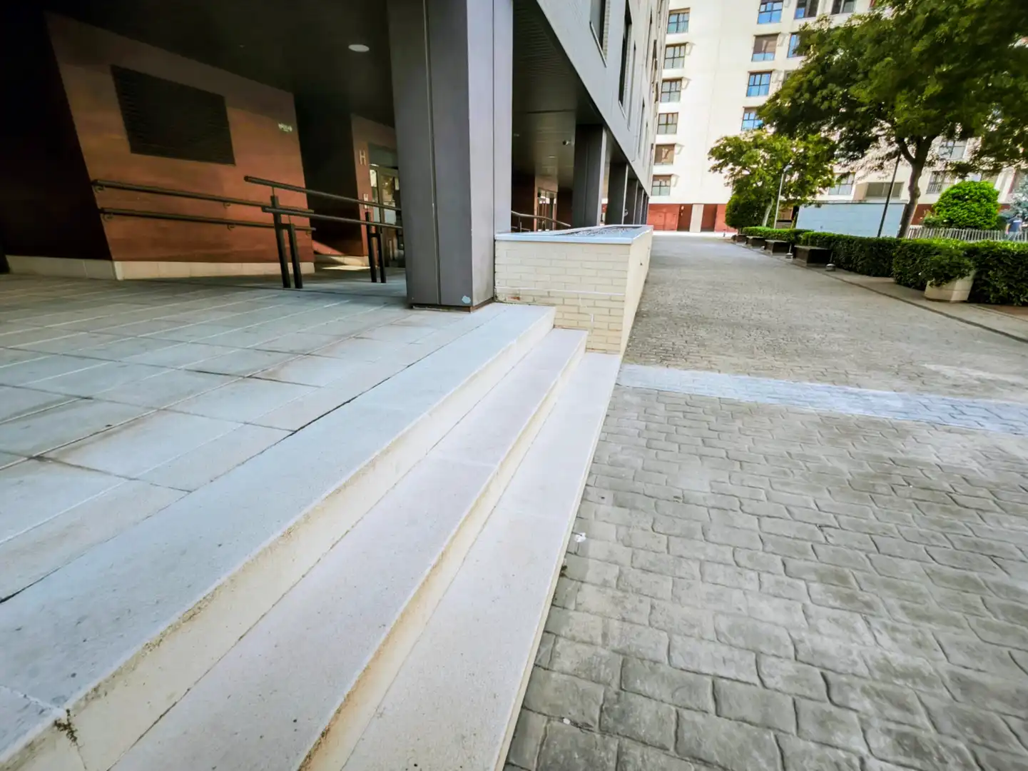 Vista exterior de Piso en venta en Madrid con Aire acondicionado, Calefacción y Jardín privado
