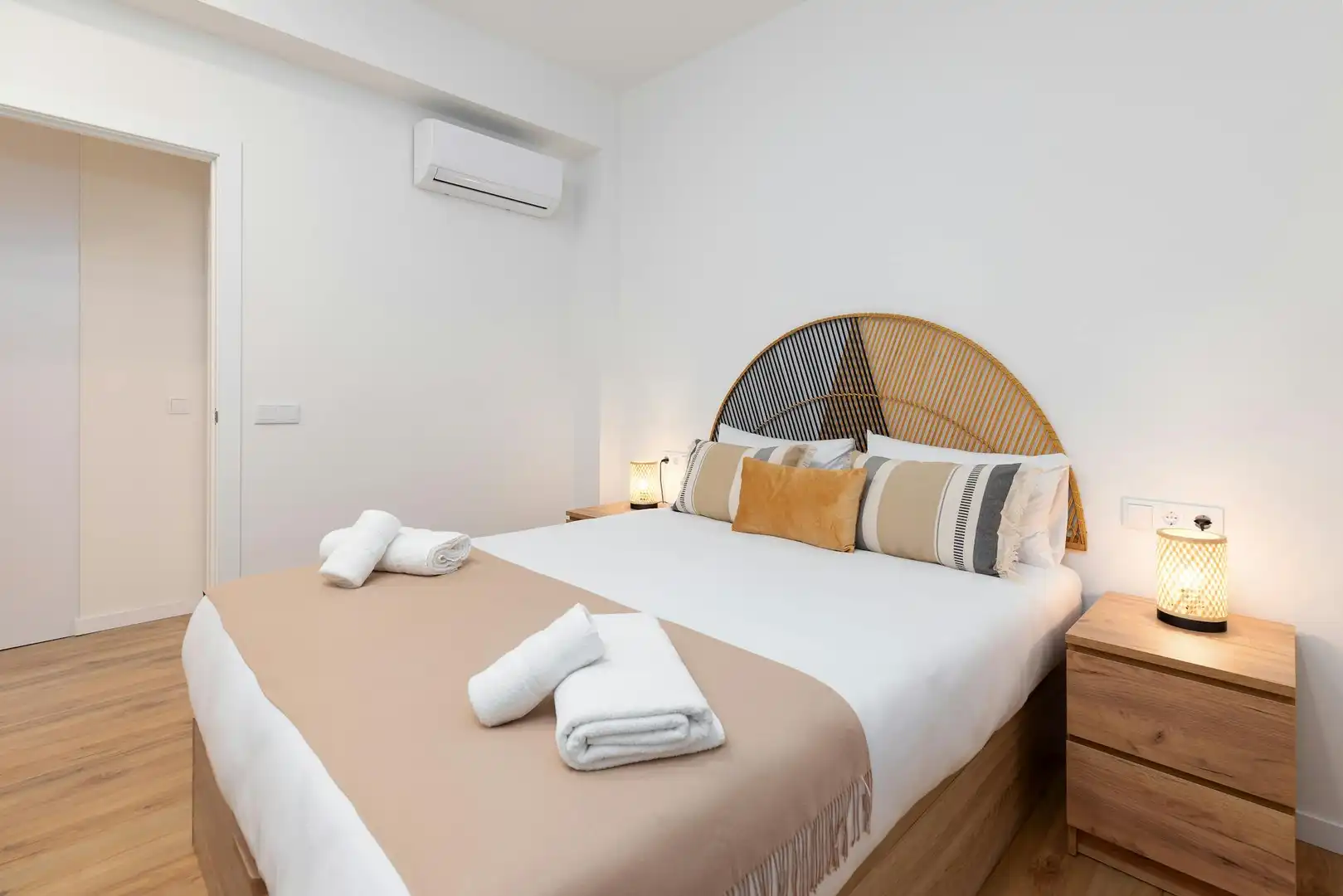 Bedroom of Flat for rent in Ciutat Vella 