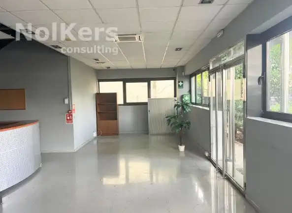Nave industrial de alquiler en L'Hospitalet de Llobregat con Calefacción