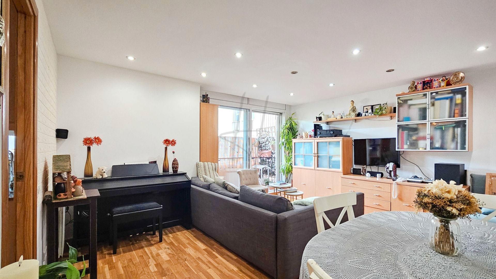 Sala d'estar de Pis en venda en  Barcelona Capital amb Aire condicionat, Calefacció i Balcó