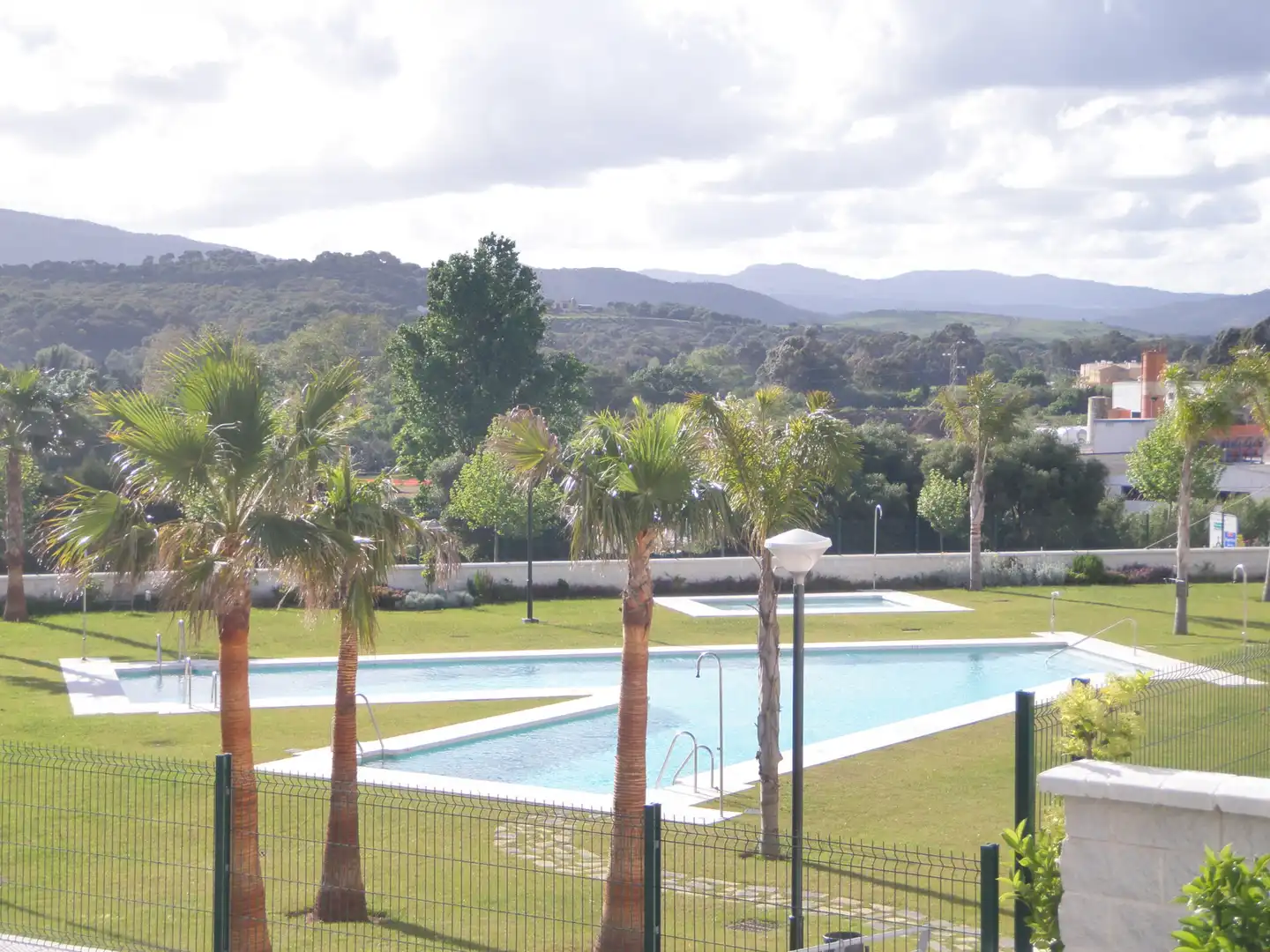 Schwimmbecken von Wohnung zum Verkauf in Los Barrios mit Terrasse und Gemeinschaftspool