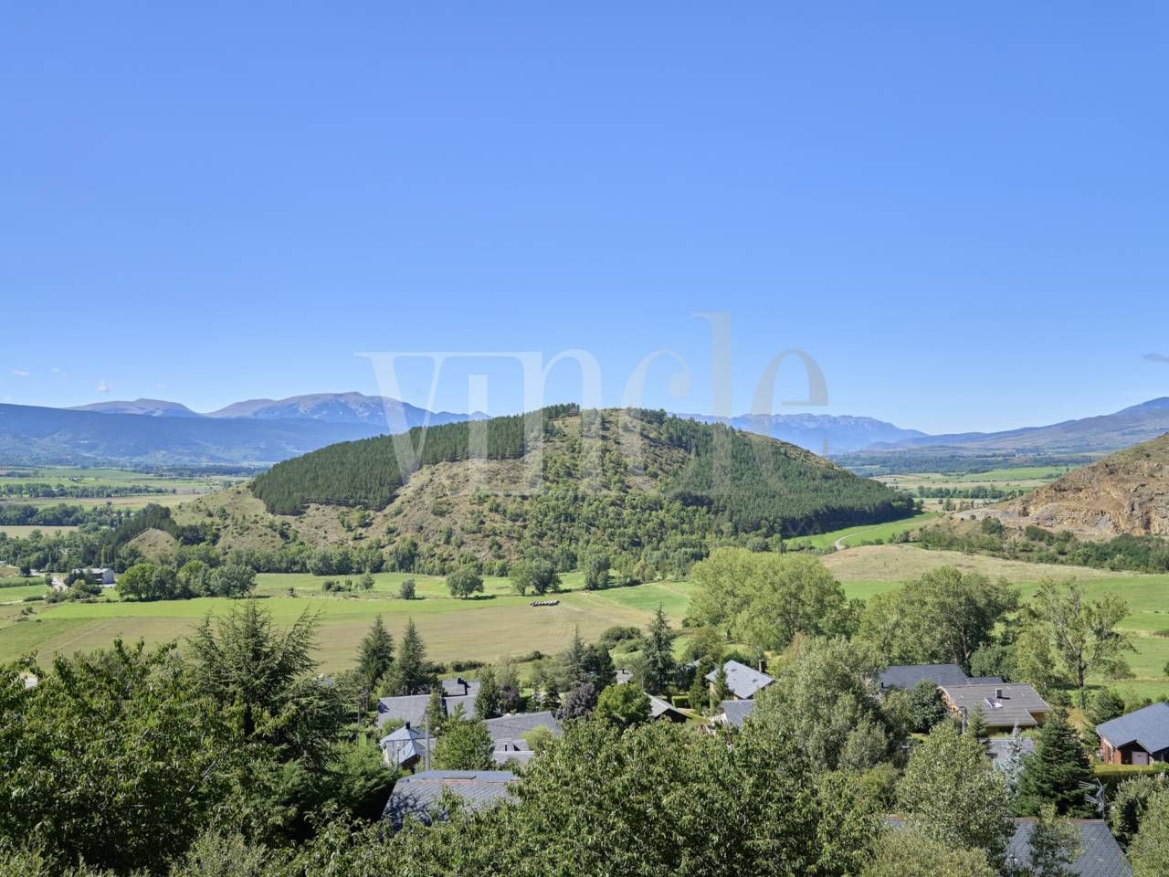 Maisonette zum verkauf in Estavar mit Heizung, Terrasse und Abstellraum
