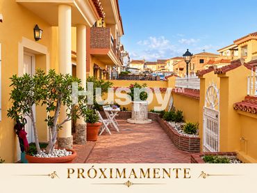 Casa a schiera con balcone in vendita a Calle Los Naranjos