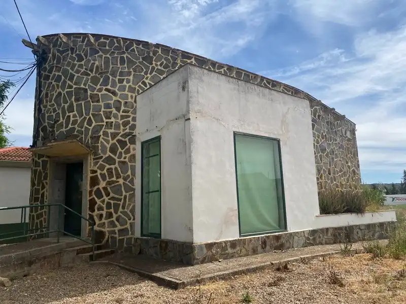 Vista exterior de Local en venta en Carboneros