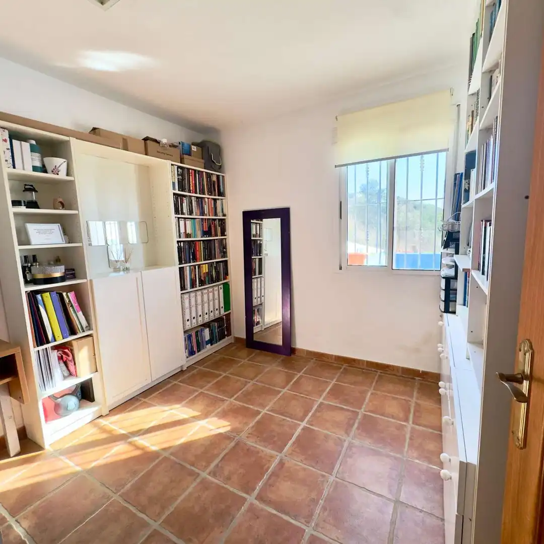 Dormitori de Finca rústica en venda en Vélez-Málaga amb Moblat