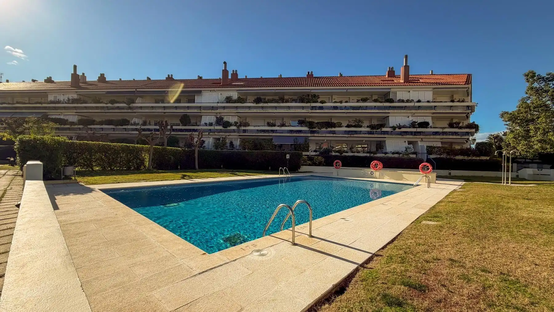 Piscina de Pis en venda en Sitges amb Aire condicionat, Calefacció i Jardí privat