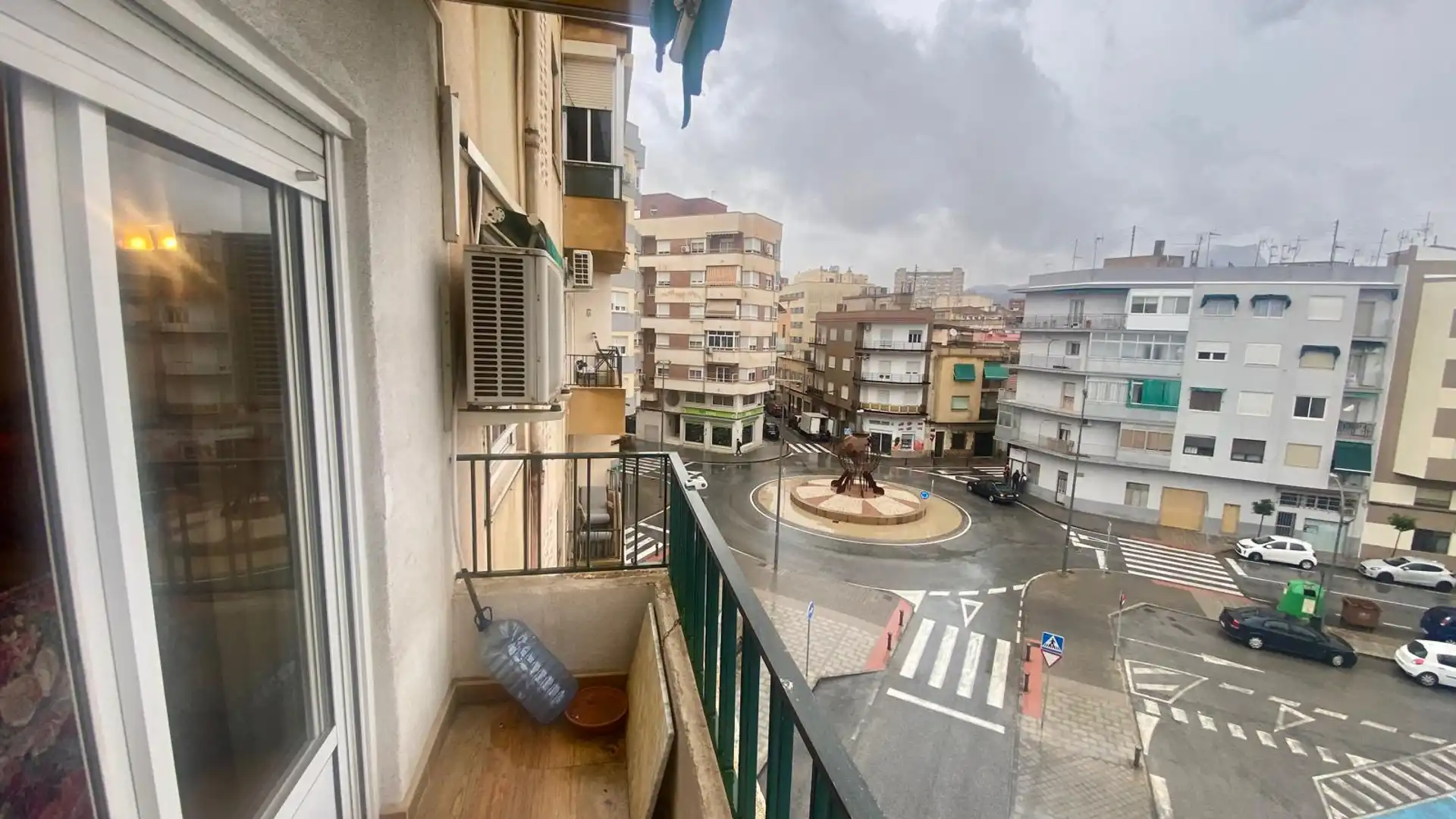 Vista exterior de Piso en venta en Elda con Balcón