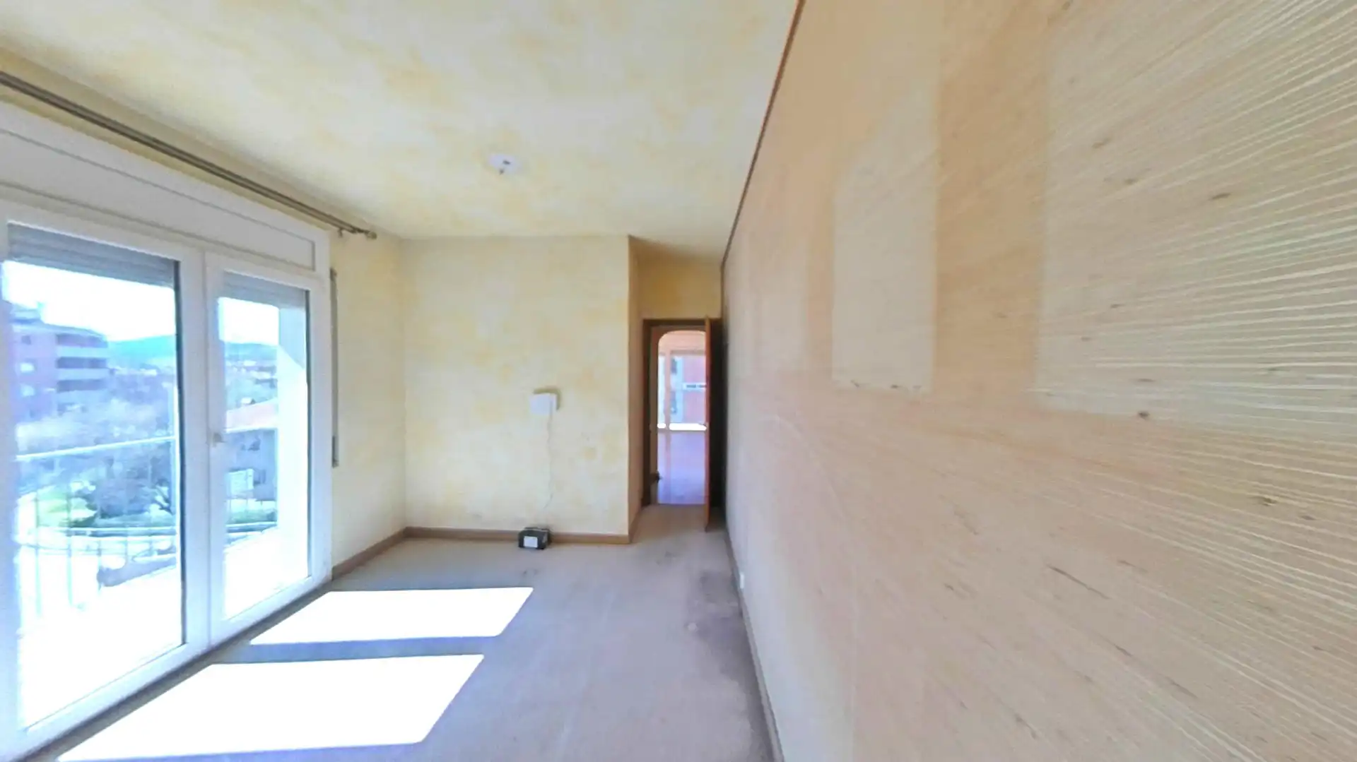 Piso en venta en Sant Joan de les Abadesses con Calefacción, Terraza y Trastero