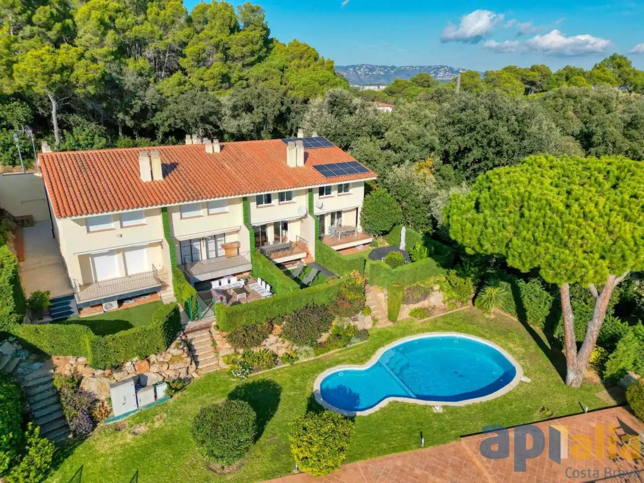 Adossat amb piscina en venda a Camino de les Penyes