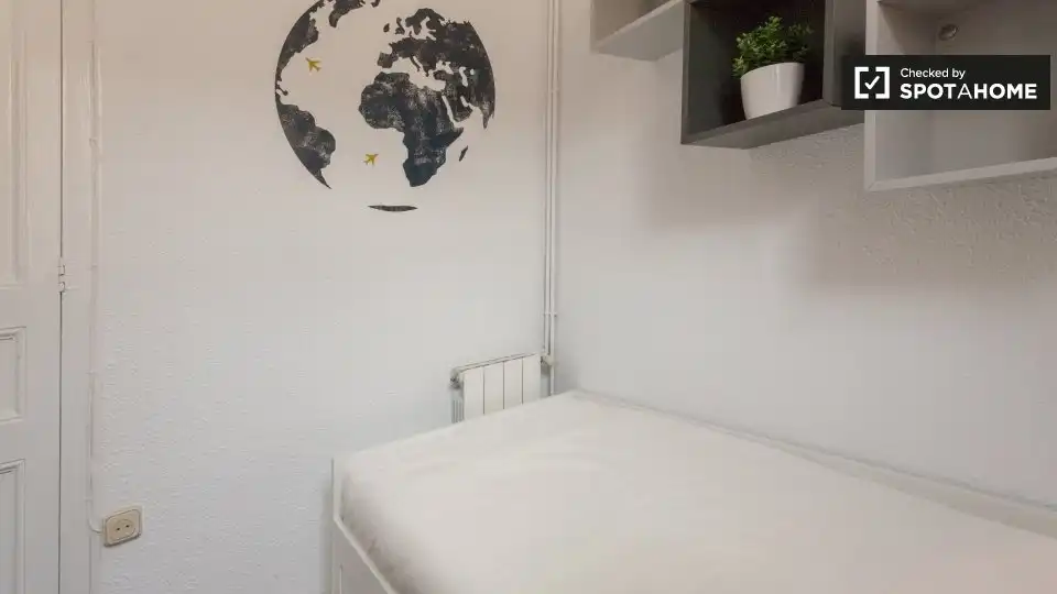 Bedroom of Flat for rent in Barcelona  with Air Conditioner, Heating and Furnished