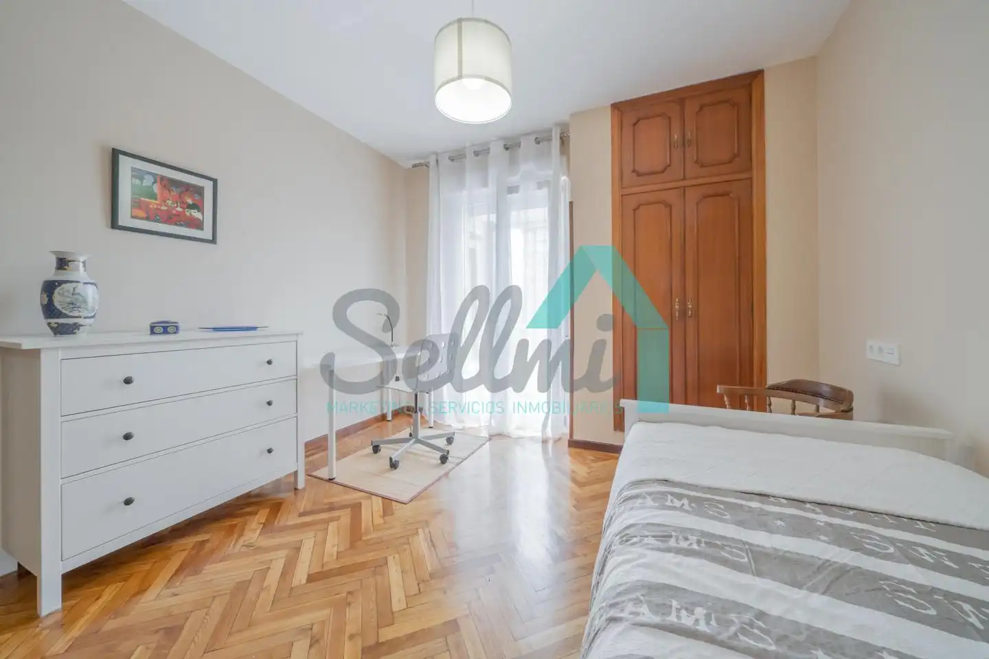 Bedroom of Flat for rent in Oviedo   with Heating, Parquet flooring and Terrace