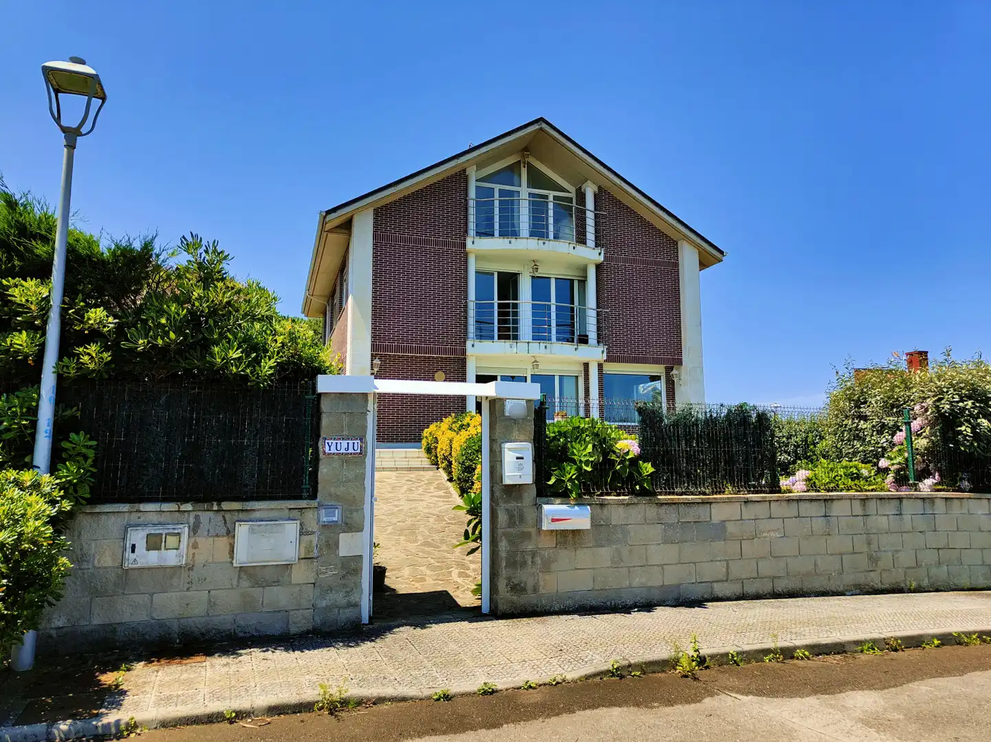 Vista exterior de Casa o chalet en venta en Piélagos con Calefacción, Jardín privado y Parquet
