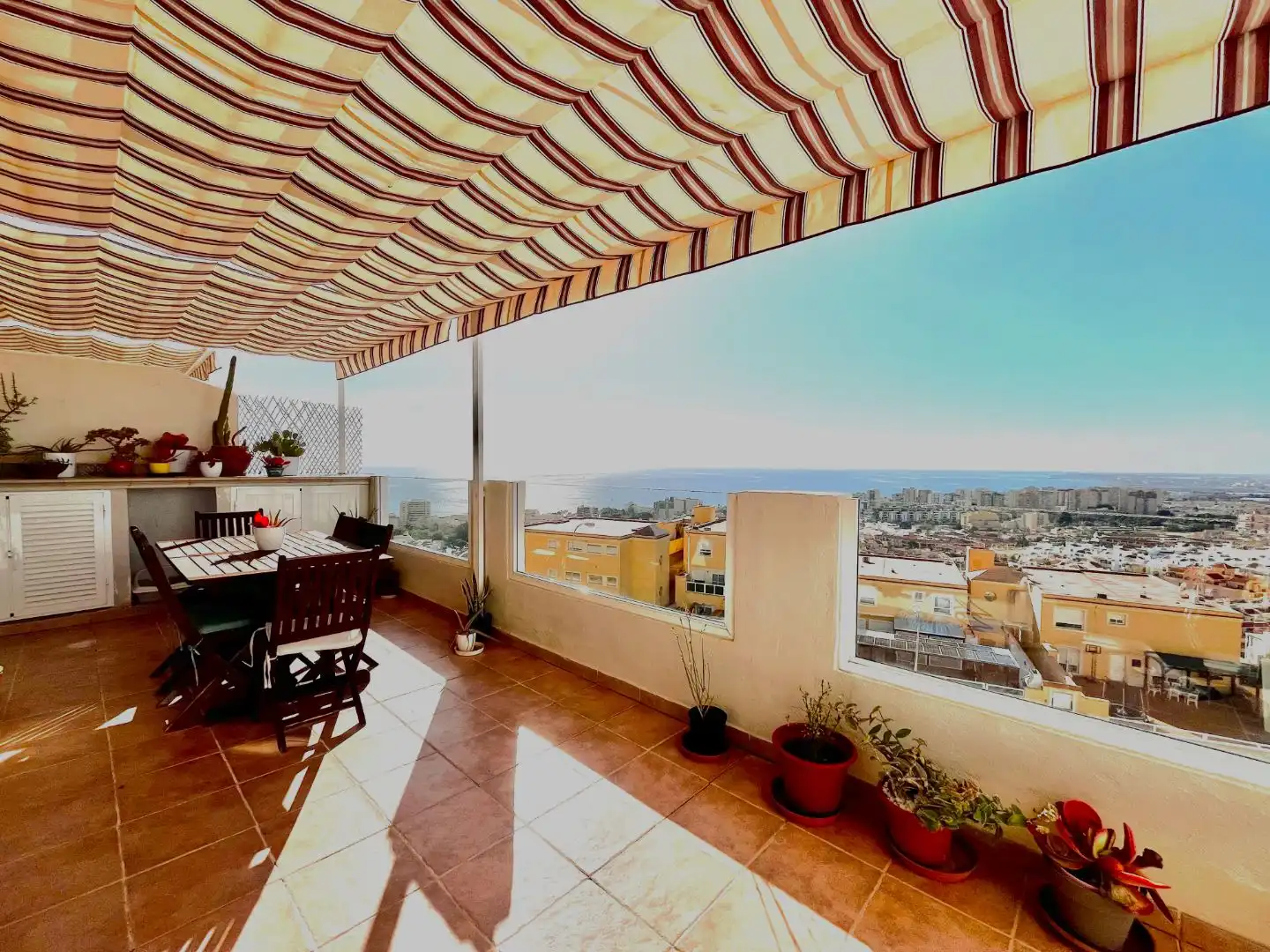 Wohnung mit Pool zum Verkauf in calle catania 100