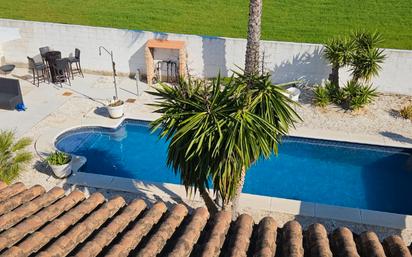 Piscina de Casa o xalet en venda en Chiclana de la Frontera amb Aire condicionat, Calefacció i Jardí privat