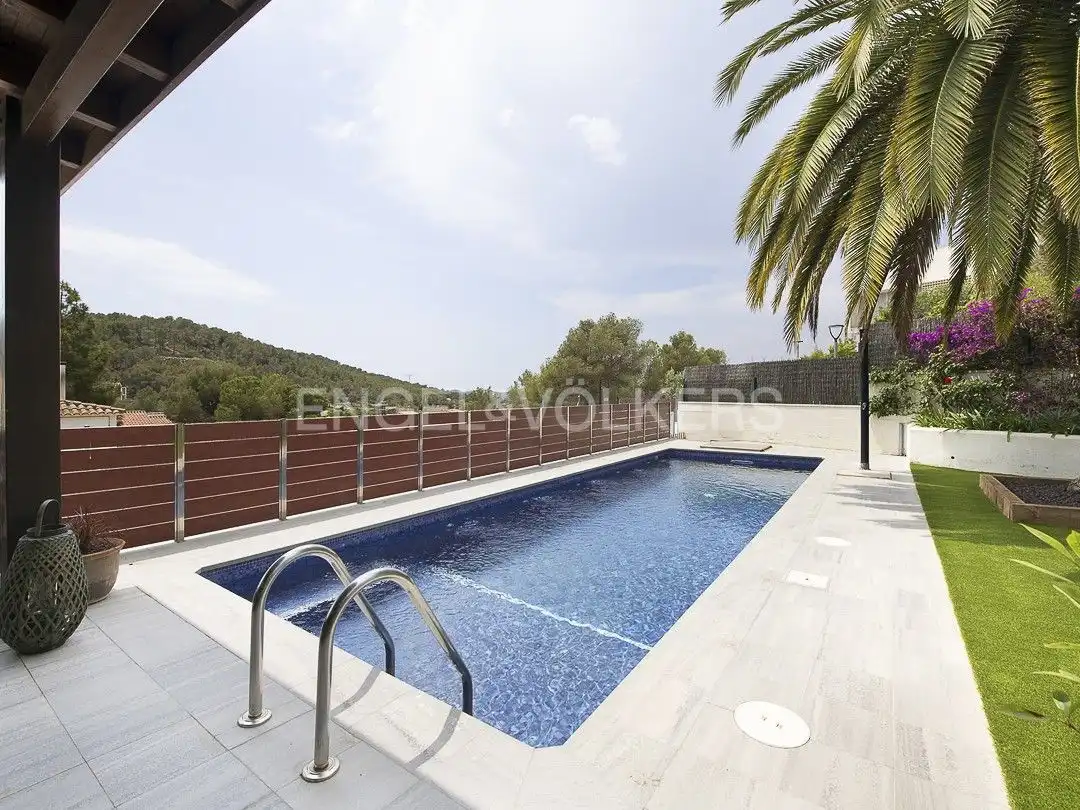 Piscina de Casa o chalet en venta en Sant Pere de Ribes con Aire acondicionado, Calefacción y Jardín privado