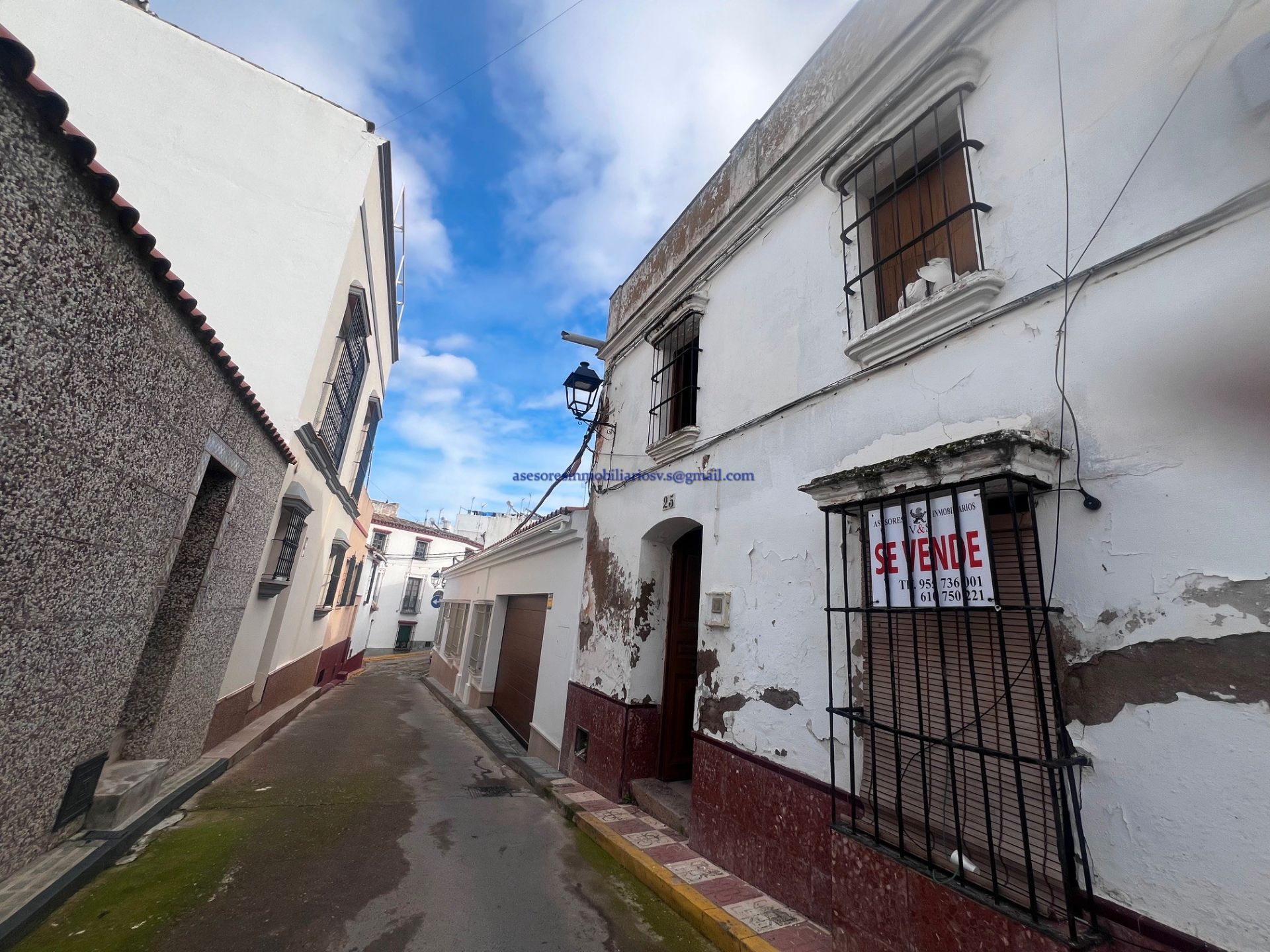 Exterior view of House or chalet for sale in Cantillana